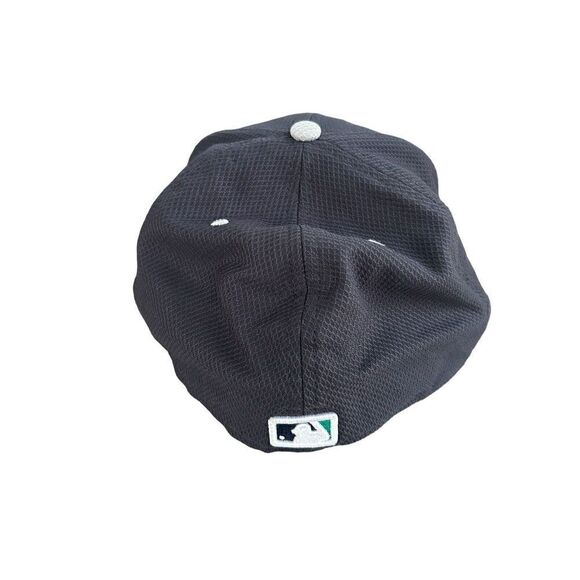 MLB Seattle Mariners Diamond Mesh New Era Fitted Authentic Hat 7 5/8 - Picture 3 of 4